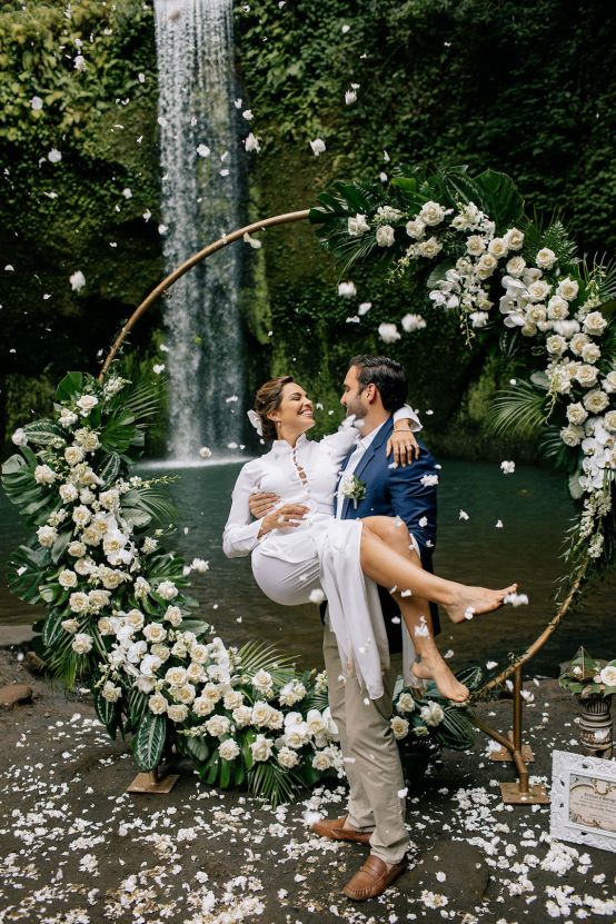 Breathtaking Bali Waterfall Elopement – Vladimir Borodenok 28