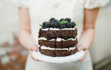 10 Tips For Making Your Own Wedding Cake