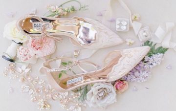 Tips For Finding Secondhand Wedding Decor & Fashion On Sites Like Facebook Marketplace