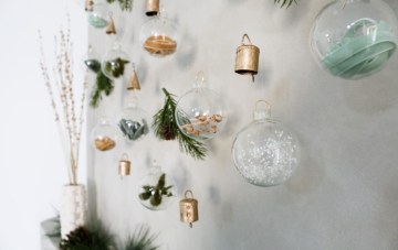 DIY Christmas Wall Hanging For A Holiday Wedding