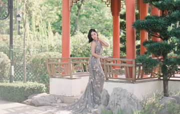 Cantonese Wedding Inspiration With A Misty Grey Bridal Qipao