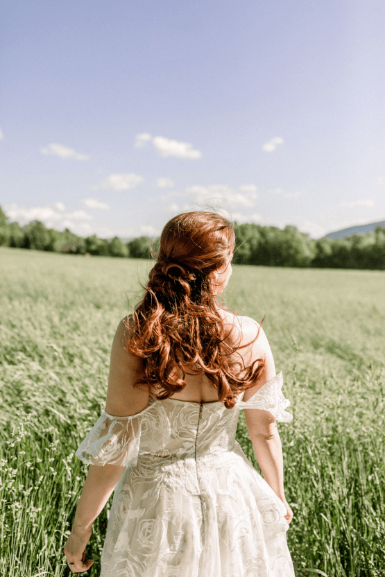 Feminine and Romantic Countryside Same Sex Micro Wedding – SBM Event Co. – YTK Photography – The Sablewood 10