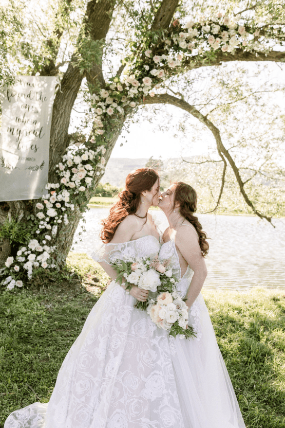 Feminine and Romantic Countryside Same Sex Micro Wedding – SBM Event Co. – YTK Photography – The Sablewood 13