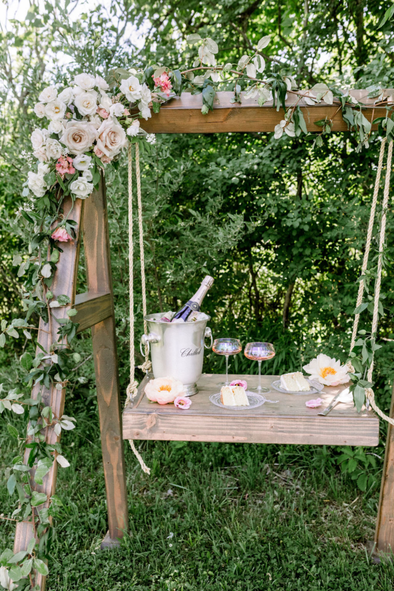 Feminine and Romantic Countryside Same Sex Micro Wedding – SBM Event Co. – YTK Photography – The Sablewood 3